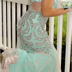 Absolutely stunning prom/special occasion dress